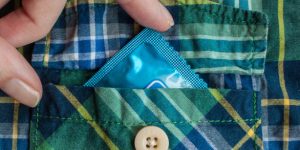 Kondom in Hemdtasche
